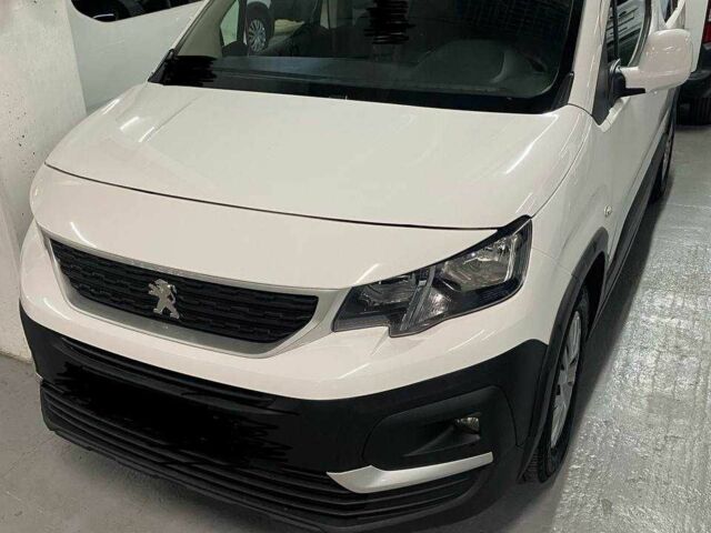 Білий Пежо Rifter, об'ємом двигуна 1.6 л та пробігом 142 тис. км за 13498 $, фото 1 на Automoto.ua