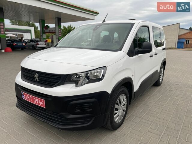Белый Пежо Rifter, объемом двигателя 1.5 л и пробегом 159 тыс. км за 16300 $, фото 1 на Automoto.ua