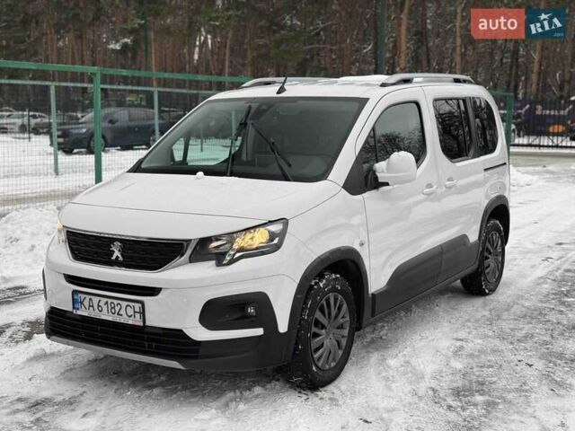 Білий Пежо Rifter, об'ємом двигуна 1.5 л та пробігом 95 тис. км за 21500 $, фото 1 на Automoto.ua