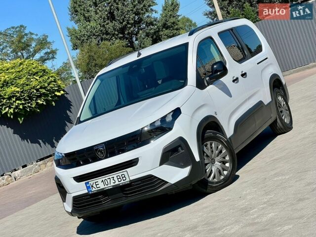 Белый Пежо Rifter, объемом двигателя 1.5 л и пробегом 15 тыс. км за 24999 $, фото 1 на Automoto.ua