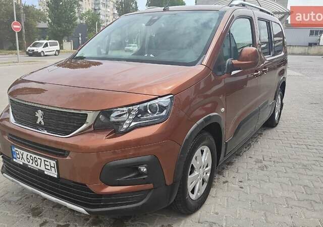 Коричневый Пежо Rifter, объемом двигателя 1.5 л и пробегом 75 тыс. км за 24500 $, фото 1 на Automoto.ua