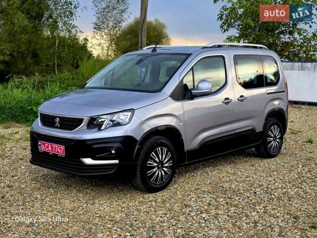 Серый Пежо Rifter, объемом двигателя 1.5 л и пробегом 195 тыс. км за 14800 $, фото 1 на Automoto.ua