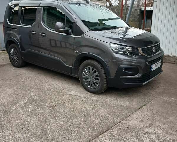 Серый Пежо Rifter, объемом двигателя 1.56 л и пробегом 87 тыс. км за 21500 $, фото 1 на Automoto.ua