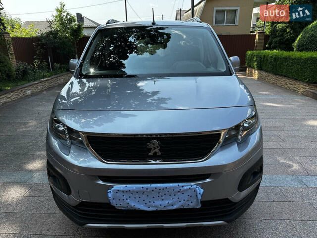 Сірий Пежо Rifter, об'ємом двигуна 1.5 л та пробігом 50 тис. км за 24500 $, фото 1 на Automoto.ua