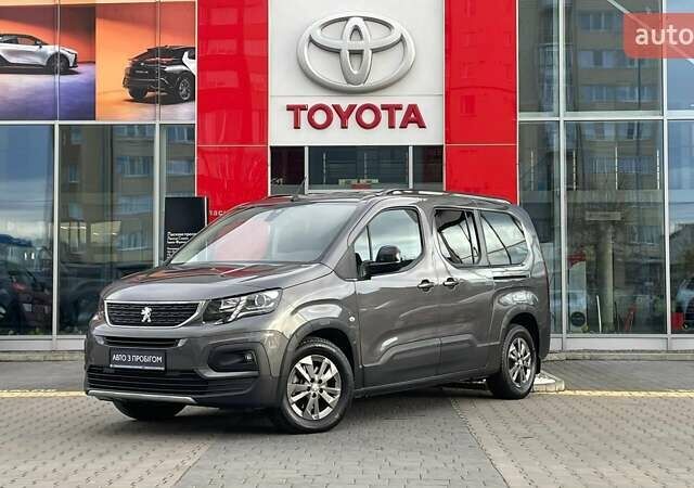 Серый Пежо Rifter, объемом двигателя 0 л и пробегом 47 тыс. км за 24640 $, фото 1 на Automoto.ua