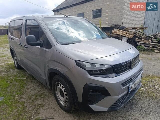 Серый Пежо Rifter, объемом двигателя 1.5 л и пробегом 15 тыс. км за 12800 $, фото 1 на Automoto.ua
