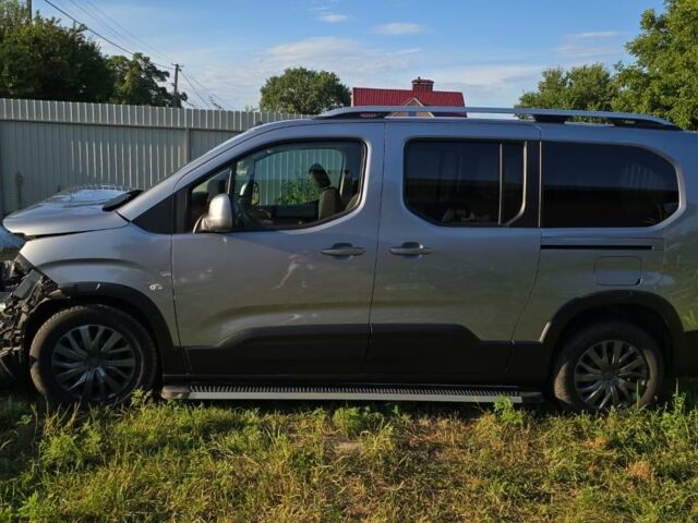Сірий Пежо Rifter, об'ємом двигуна 1.6 л та пробігом 15 тис. км за 11000 $, фото 1 на Automoto.ua