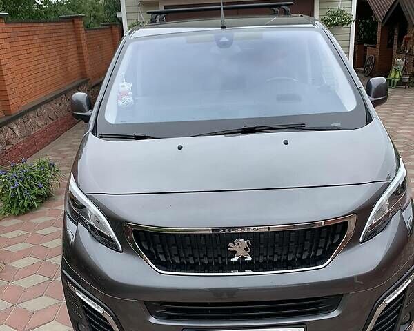 Серый Пежо Traveller, объемом двигателя 2 л и пробегом 145 тыс. км за 29500 $, фото 1 на Automoto.ua