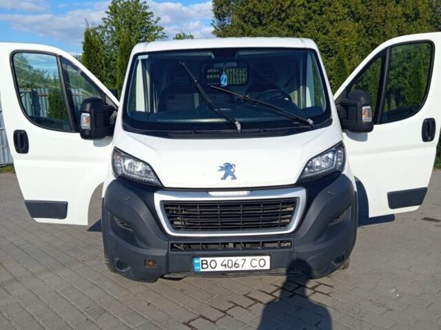 Белый Пежо Boxer, объемом двигателя 2 л и пробегом 250 тыс. км за 9750 $, фото 1 на Automoto.ua
