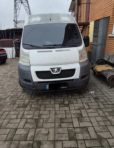 Белый Пежо Boxer, объемом двигателя 2.2 л и пробегом 300 тыс. км за 8300 $, фото 1 на Automoto.ua