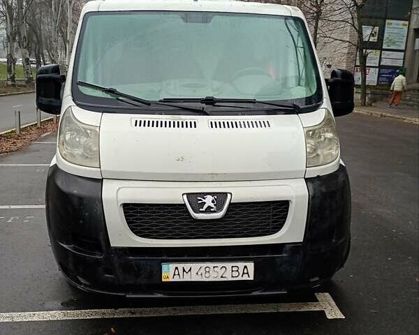 Белый Пежо Boxer, объемом двигателя 2.2 л и пробегом 450 тыс. км за 5500 $, фото 1 на Automoto.ua