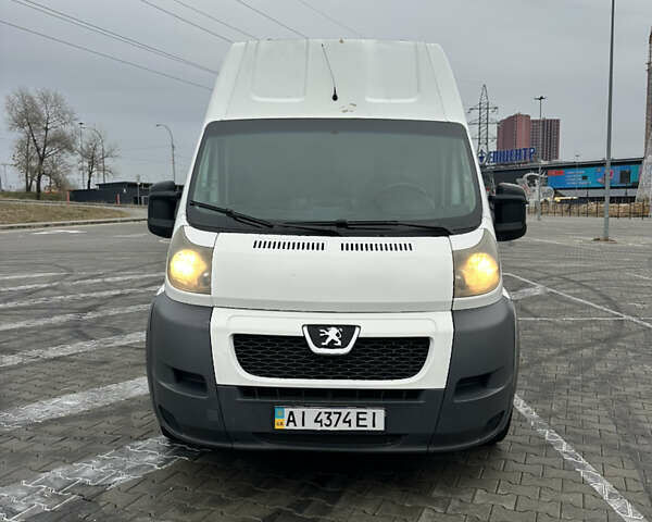 Белый Пежо Boxer, объемом двигателя 0 л и пробегом 282 тыс. км за 10000 $, фото 1 на Automoto.ua