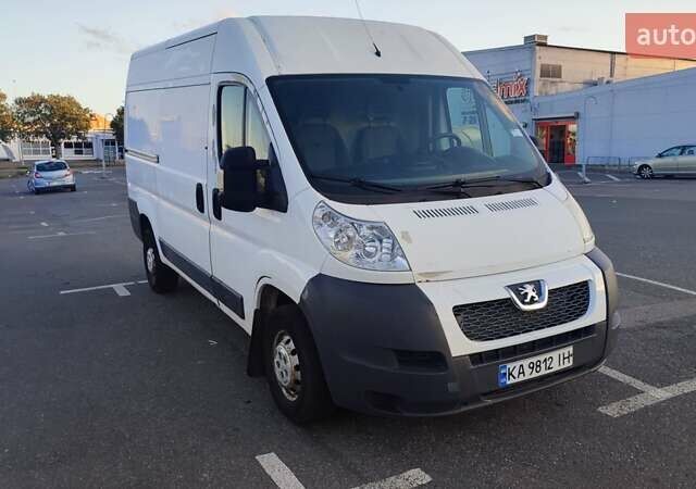 Белый Пежо Boxer, объемом двигателя 2.2 л и пробегом 375 тыс. км за 9500 $, фото 1 на Automoto.ua