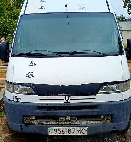 Белый Пежо Boxer, объемом двигателя 2.5 л и пробегом 300 тыс. км за 2100 $, фото 1 на Automoto.ua