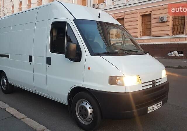 Белый Пежо Boxer, объемом двигателя 0 л и пробегом 250 тыс. км за 5600 $, фото 1 на Automoto.ua