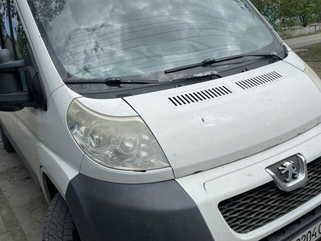 Белый Пежо Boxer, объемом двигателя 2.2 л и пробегом 420 тыс. км за 8850 $, фото 1 на Automoto.ua