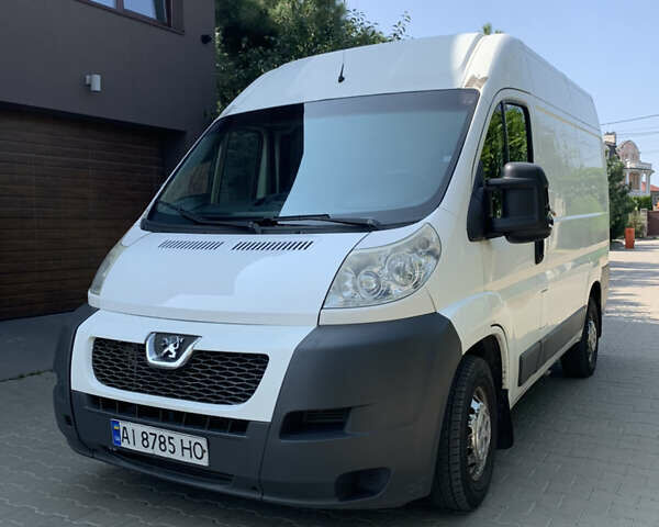 Белый Пежо Boxer, объемом двигателя 2.2 л и пробегом 370 тыс. км за 9900 $, фото 1 на Automoto.ua