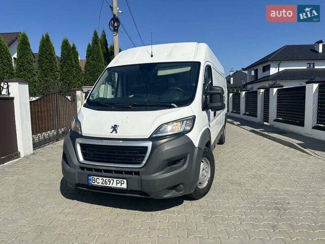 Белый Пежо Boxer, объемом двигателя 2.2 л и пробегом 300 тыс. км за 14300 $, фото 1 на Automoto.ua