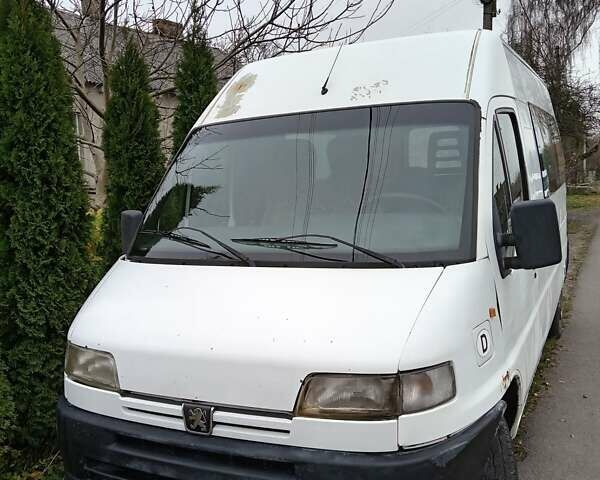 Белый Пежо Boxer, объемом двигателя 2.5 л и пробегом 325 тыс. км за 2500 $, фото 1 на Automoto.ua