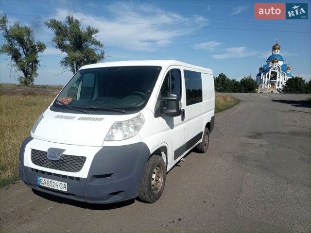 Белый Пежо Boxer, объемом двигателя 2.2 л и пробегом 350 тыс. км за 6200 $, фото 1 на Automoto.ua