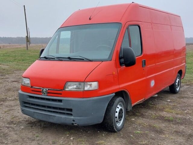 Красный Пежо Boxer, объемом двигателя 2.5 л и пробегом 290 тыс. км за 1200 $, фото 1 на Automoto.ua