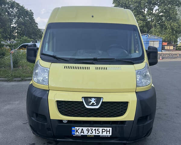 Желтый Пежо Boxer, объемом двигателя 2.2 л и пробегом 230 тыс. км за 8900 $, фото 1 на Automoto.ua