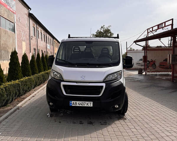 Серый Пежо Boxer, объемом двигателя 2.2 л и пробегом 90 тыс. км за 15000 $, фото 1 на Automoto.ua