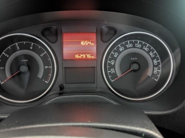 Сірий Пежо Інша, об'ємом двигуна 1.6 л та пробігом 163 тис. км за 6300 $, фото 1 на Automoto.ua