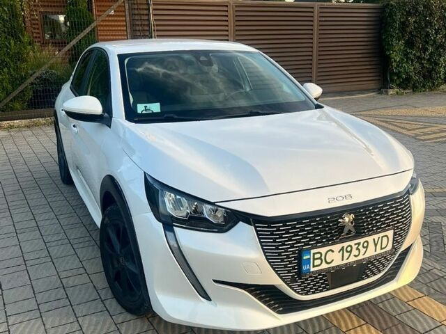 Белый Пежо e-208, объемом двигателя 0 л и пробегом 83 тыс. км за 14400 $, фото 1 на Automoto.ua