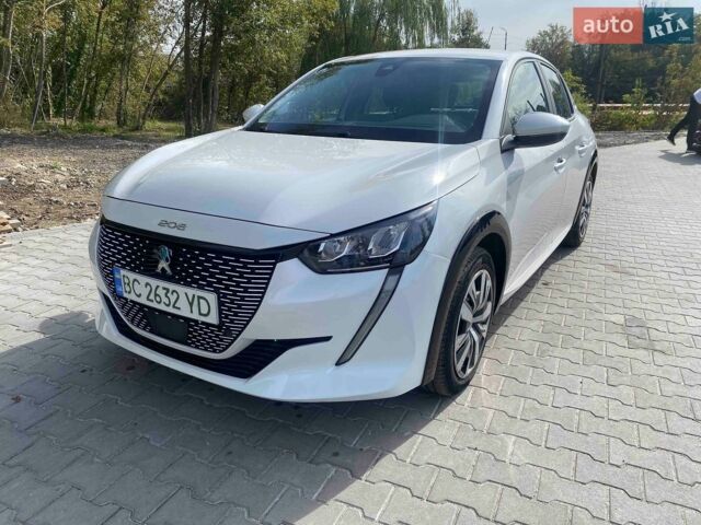 Белый Пежо e-208, объемом двигателя 0 л и пробегом 44 тыс. км за 13700 $, фото 1 на Automoto.ua