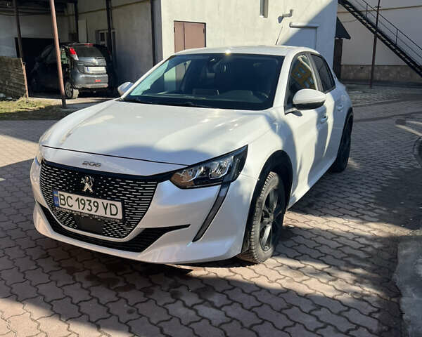 Белый Пежо e-208, объемом двигателя 0 л и пробегом 76 тыс. км за 13500 $, фото 1 на Automoto.ua