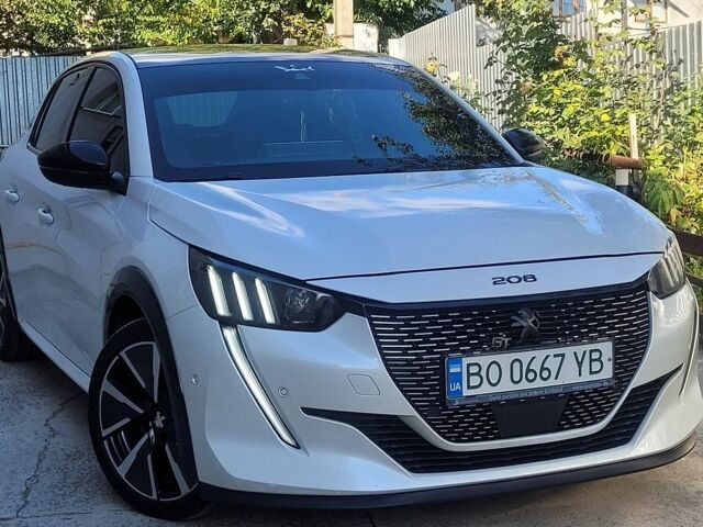 Белый Пежо e-208, объемом двигателя 0 л и пробегом 88 тыс. км за 12700 $, фото 1 на Automoto.ua
