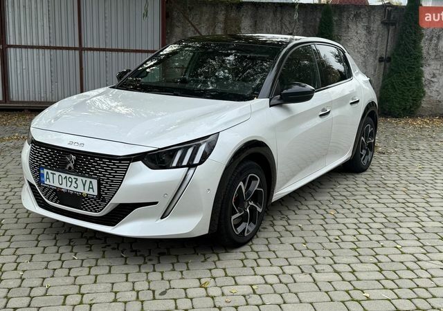 Белый Пежо e-208, объемом двигателя 0 л и пробегом 52 тыс. км за 14350 $, фото 1 на Automoto.ua