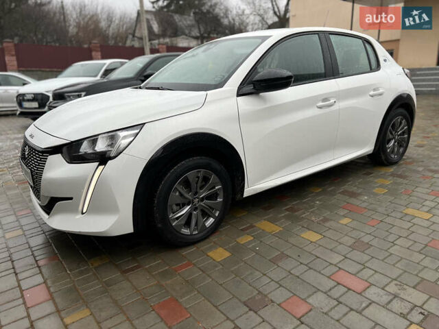 Белый Пежо e-208, объемом двигателя 0 л и пробегом 56 тыс. км за 14300 $, фото 1 на Automoto.ua