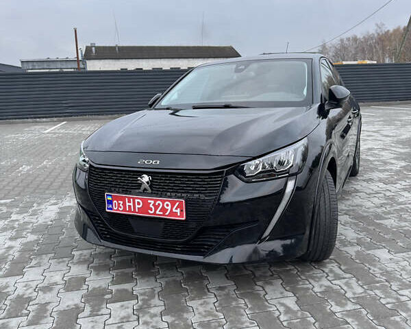 Черный Пежо e-208, объемом двигателя 0 л и пробегом 99 тыс. км за 12699 $, фото 1 на Automoto.ua