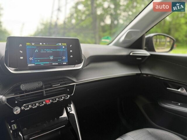 Красный Пежо e-208, объемом двигателя 0 л и пробегом 69 тыс. км за 15400 $, фото 1 на Automoto.ua