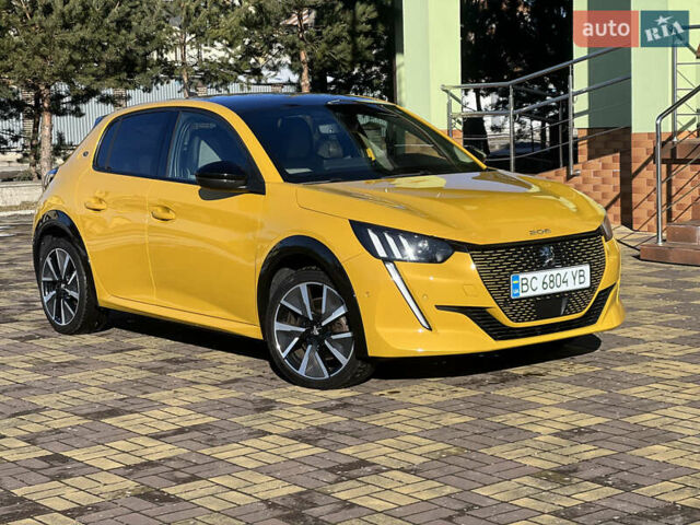 Желтый Пежо e-208, объемом двигателя 0 л и пробегом 61 тыс. км за 14200 $, фото 1 на Automoto.ua