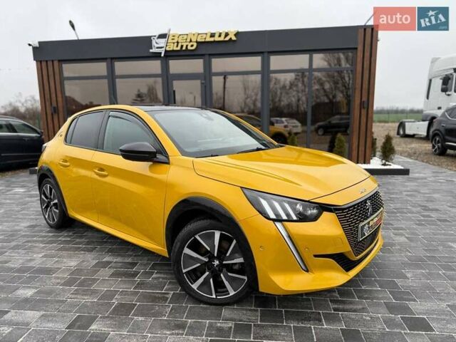 Желтый Пежо e-208, объемом двигателя 0 л и пробегом 129 тыс. км за 14399 $, фото 1 на Automoto.ua