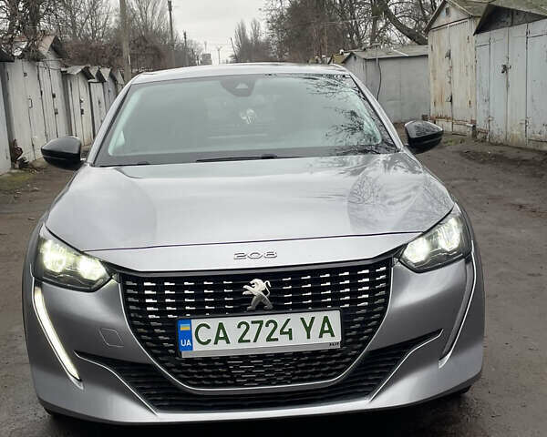 Серый Пежо e-208, объемом двигателя 0 л и пробегом 81 тыс. км за 14200 $, фото 1 на Automoto.ua