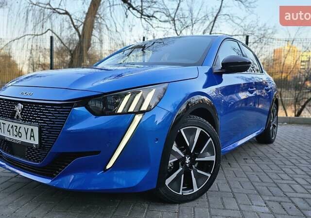 Синий Пежо e-208, объемом двигателя 0 л и пробегом 33 тыс. км за 14800 $, фото 1 на Automoto.ua