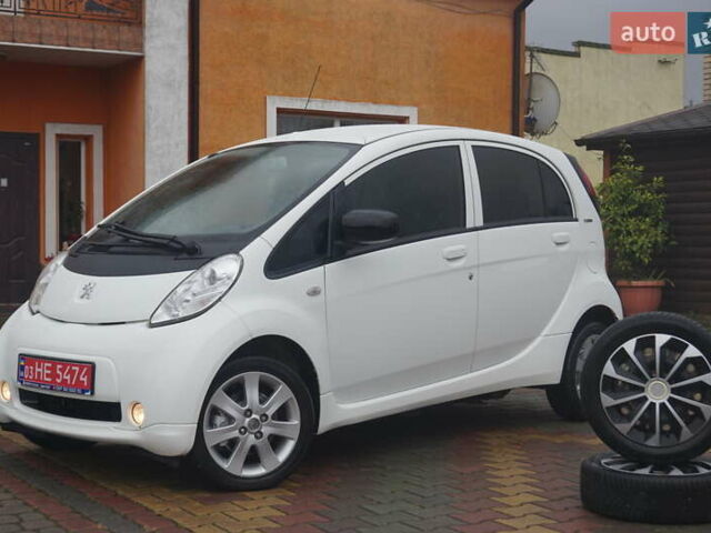 Белый Пежо иOн, объемом двигателя 0 л и пробегом 84 тыс. км за 3550 $, фото 1 на Automoto.ua