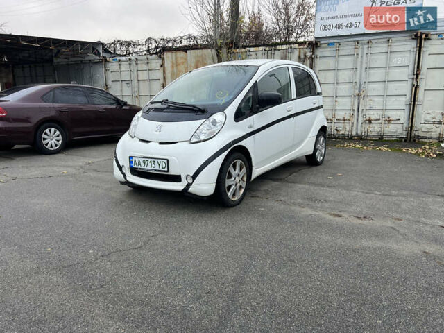 Білий Пежо iOн, об'ємом двигуна 0 л та пробігом 81 тис. км за 3200 $, фото 1 на Automoto.ua