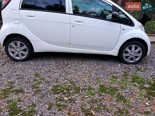 Белый Пежо иOн, объемом двигателя 0 л и пробегом 127 тыс. км за 4200 $, фото 1 на Automoto.ua