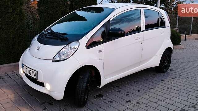 Белый Пежо иOн, объемом двигателя 0 л и пробегом 102 тыс. км за 4500 $, фото 1 на Automoto.ua