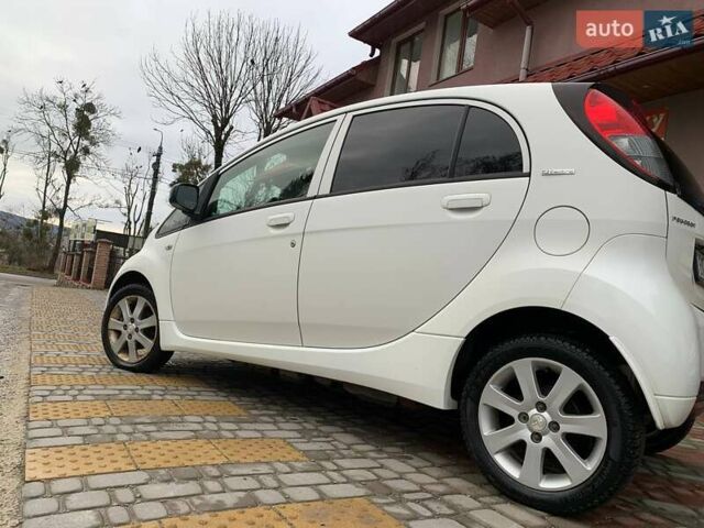 Белый Пежо иOн, объемом двигателя 0 л и пробегом 40 тыс. км за 3900 $, фото 1 на Automoto.ua