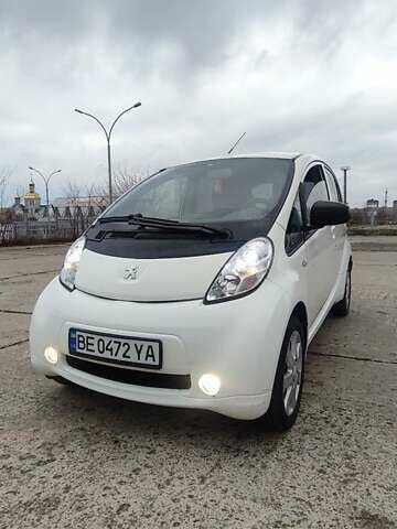 Білий Пежо iOн, об'ємом двигуна 0 л та пробігом 77 тис. км за 5400 $, фото 1 на Automoto.ua
