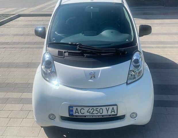Білий Пежо iOн, об'ємом двигуна 0 л та пробігом 49 тис. км за 4899 $, фото 1 на Automoto.ua