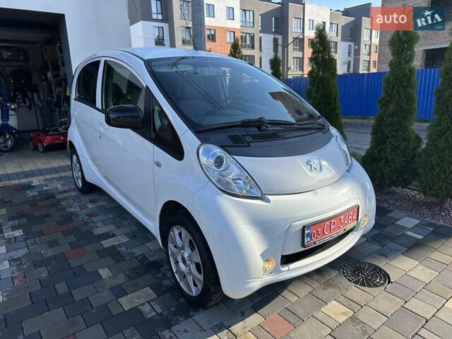 Белый Пежо иOн, объемом двигателя 0 л и пробегом 67 тыс. км за 4999 $, фото 1 на Automoto.ua