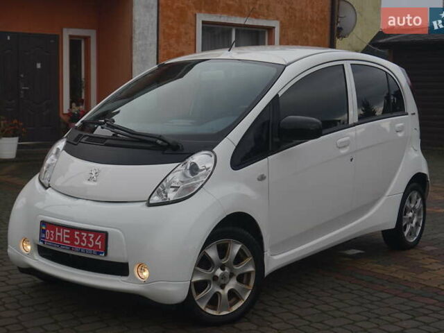 Белый Пежо иOн, объемом двигателя 0 л и пробегом 103 тыс. км за 4200 $, фото 1 на Automoto.ua