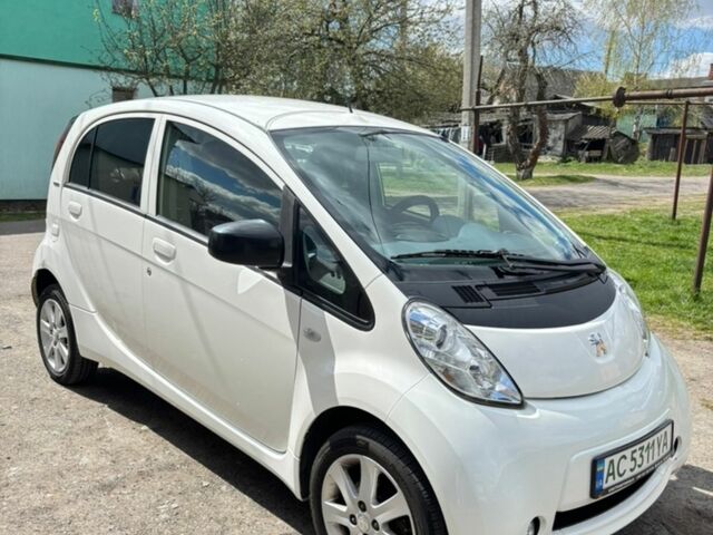 Белый Пежо иOн, объемом двигателя 0 л и пробегом 99 тыс. км за 4700 $, фото 1 на Automoto.ua